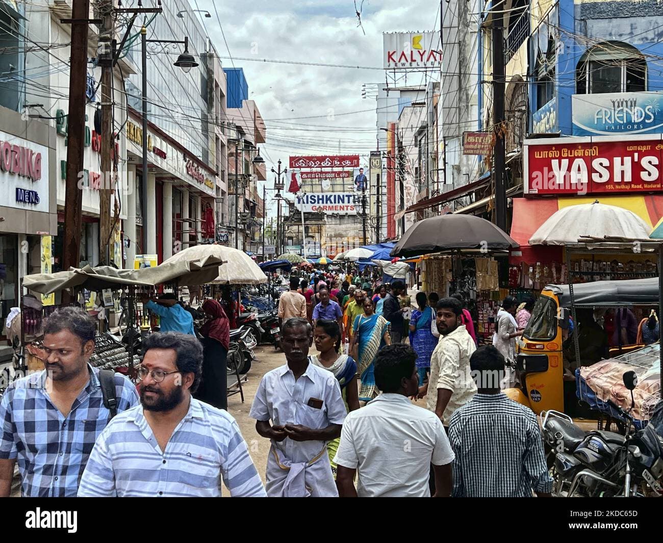 Wholesale Clothing in Madurai: A Retailer’s Guide to Buying Garments in Bulk