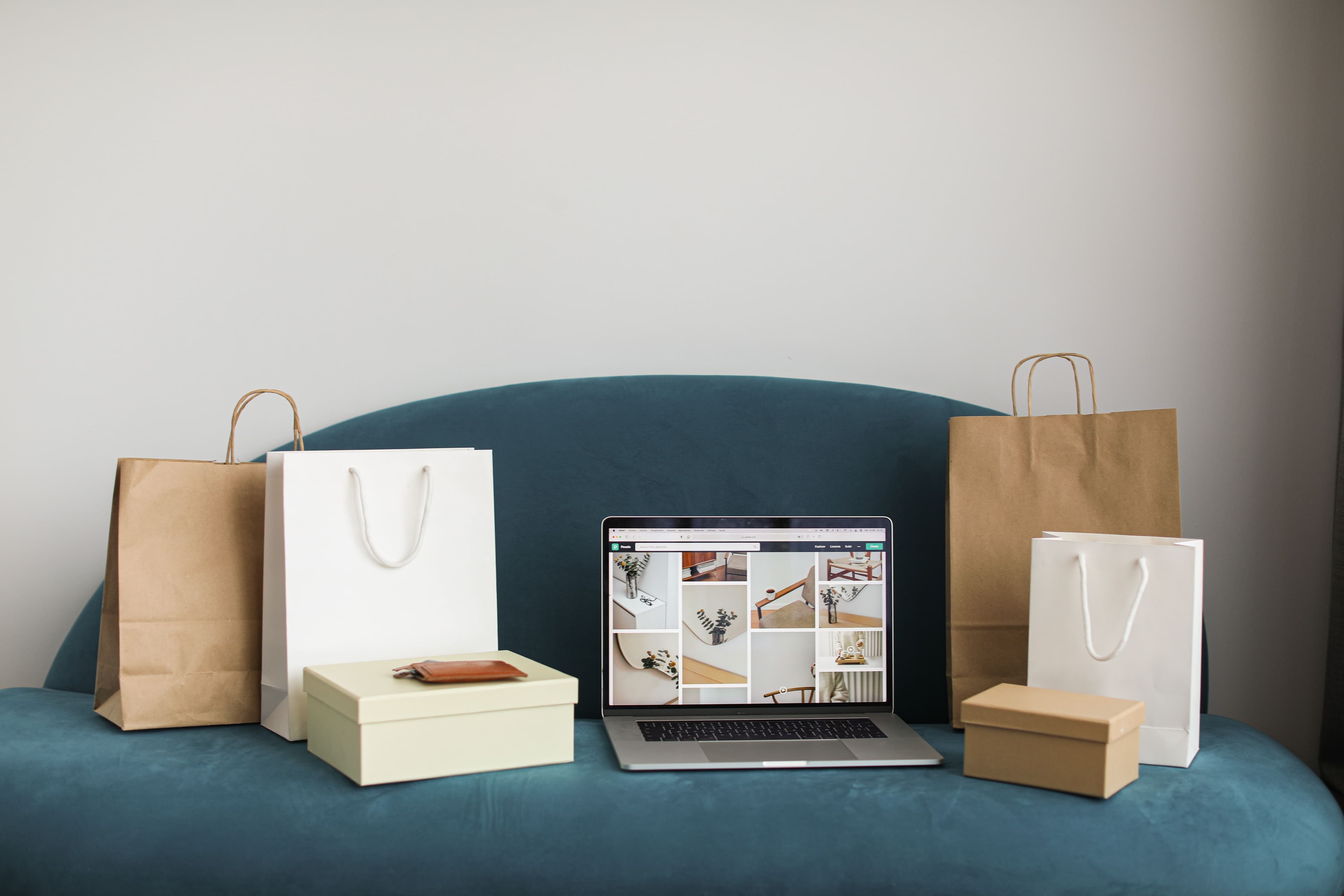 How to Start an Online Clothing Business in India from Home